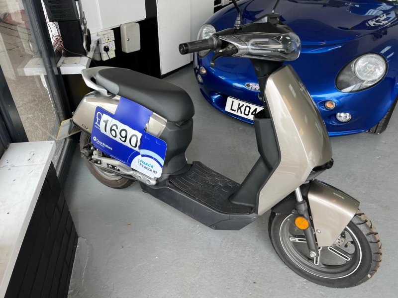 VMOTO SUPER SOCO CUX