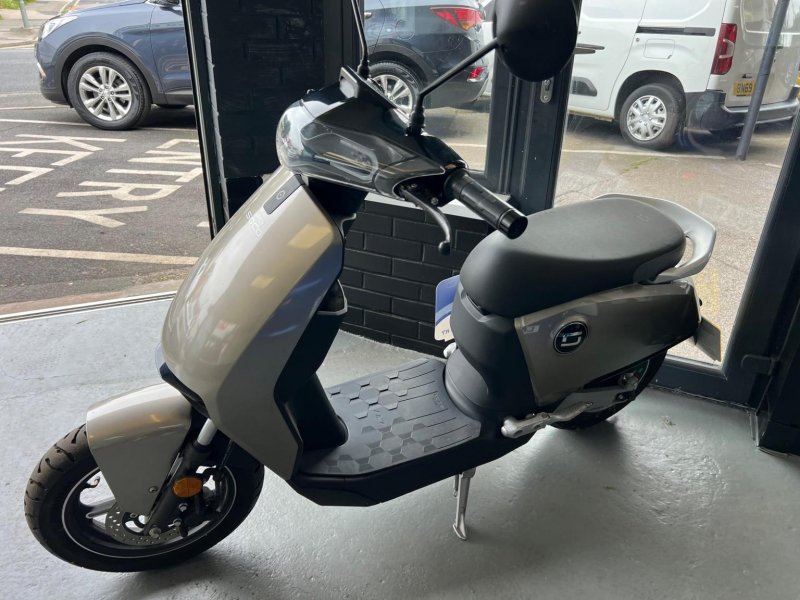 VMOTO SUPER SOCO CUX