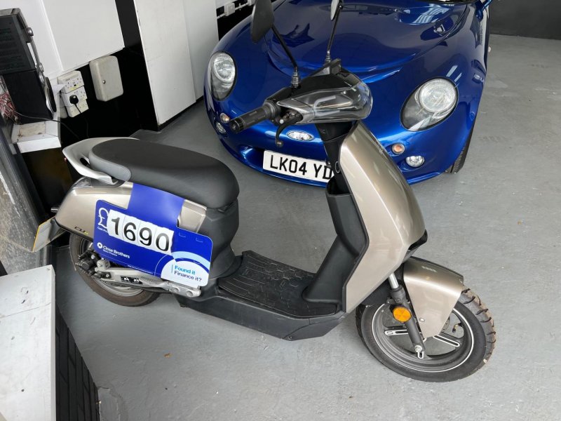 VMOTO SUPER SOCO CUX